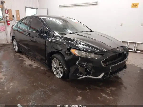 3FA6P0HD8KR219133 2019 FORD FUSION - Image 1