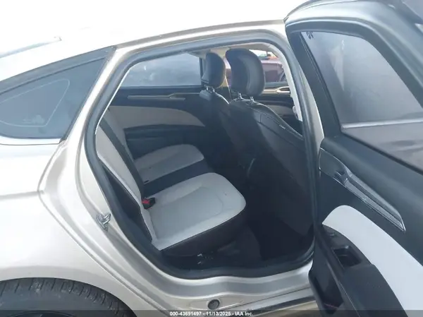3FA6P0HD8KR230908 2019 FORD FUSION - Image 8