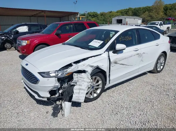 3FA6P0HD8KR246333 2019 FORD FUSION - Image 2