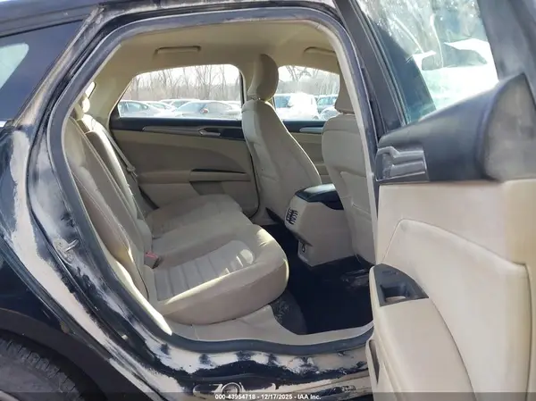 3FA6P0HD8KR250575 2019 FORD FUSION - Image 8