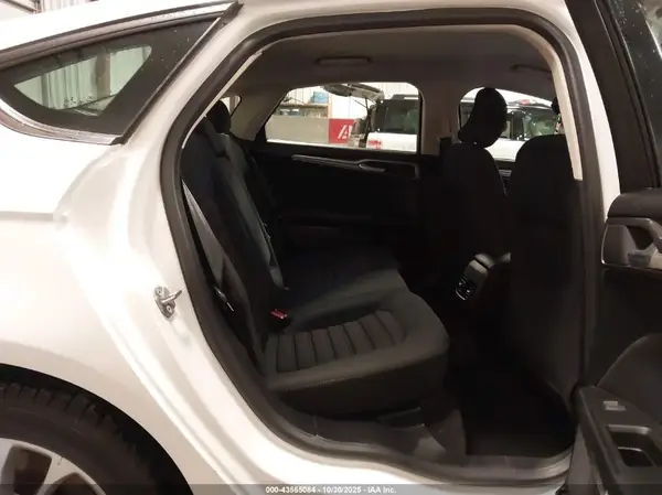 3FA6P0HD8KR275914 2019 FORD FUSION - Image 8