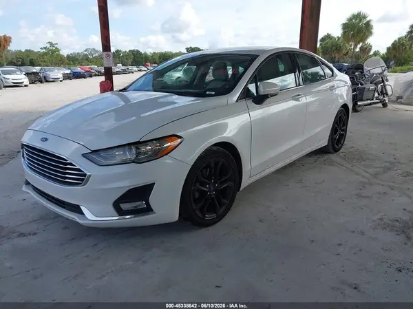 3FA6P0HD8KR276044 2019 FORD FUSION - Image 2