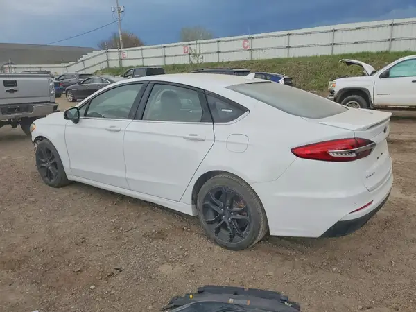 3FA6P0HD8LR107045 2020 FORD FUSION - Image 2