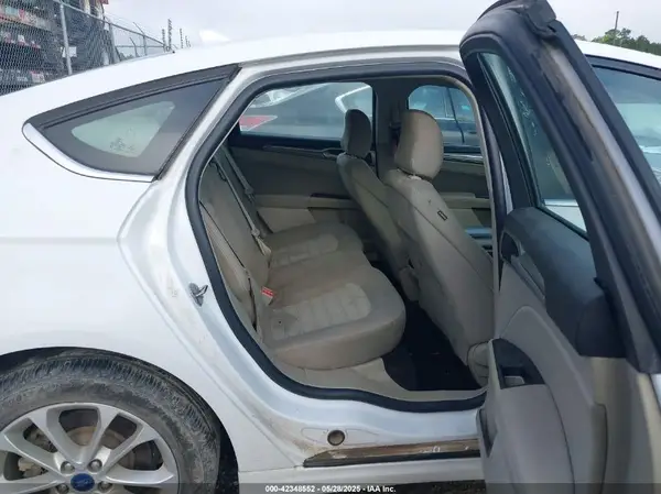 3FA6P0HD8LR160330 2020 FORD FUSION - Image 8