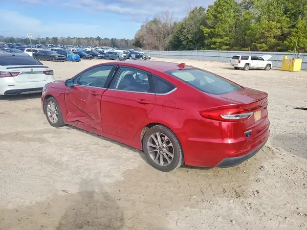 3FA6P0HD8LR161588 2020 FORD FUSION - Image 2