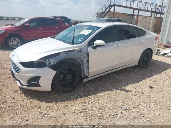 3FA6P0HD8LR168539 2020 FORD FUSION - Image 2