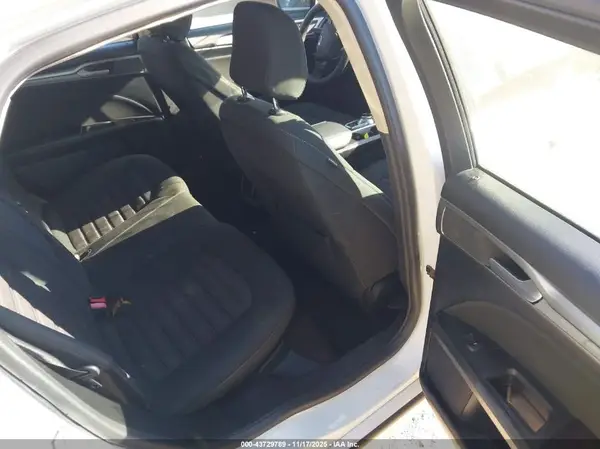 3FA6P0HD8LR172641 2020 FORD FUSION - Image 8