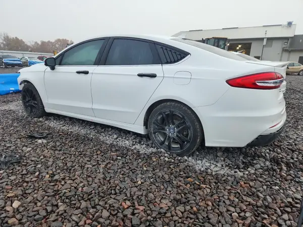 3FA6P0HD8LR247631 2020 FORD FUSION - Image 2