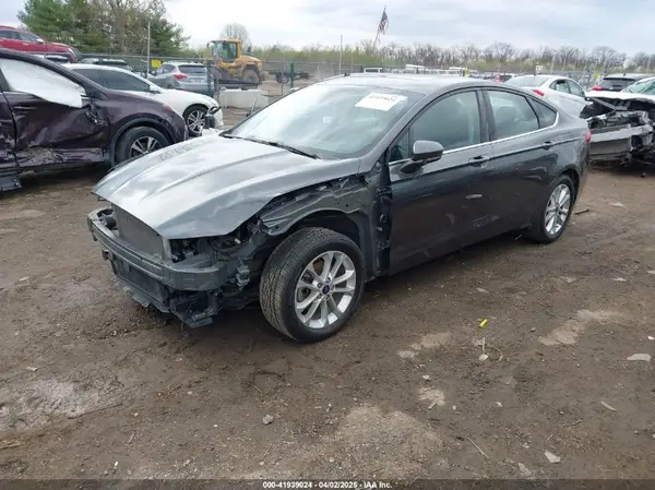 3FA6P0HD8LR257138 2020 FORD FUSION - Image 2