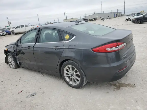 3FA6P0HD8LR261643 2020 FORD FUSION - Image 2