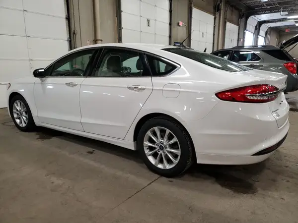 3FA6P0HD9HR105327 2017 FORD FUSION - Image 2