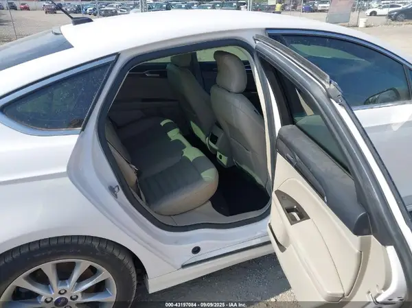 3FA6P0HD9HR132642 2017 FORD FUSION - Image 8