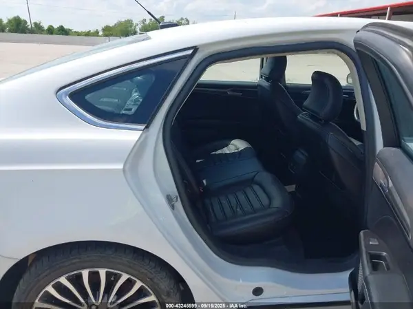 3FA6P0HD9HR221627 2017 FORD FUSION - Image 8
