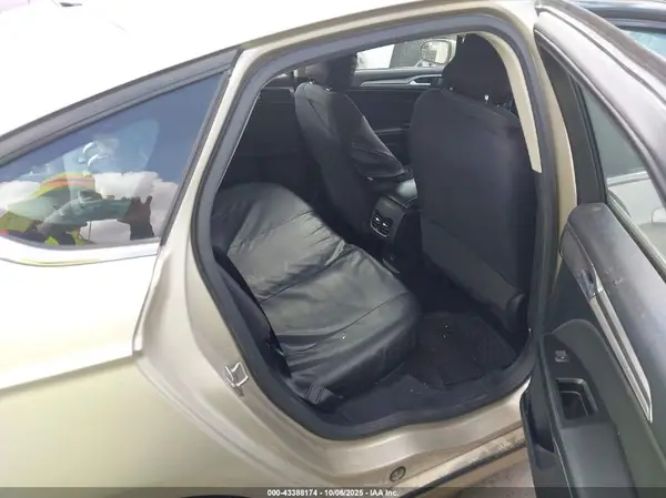 3FA6P0HD9HR251999 2017 FORD FUSION - Image 8