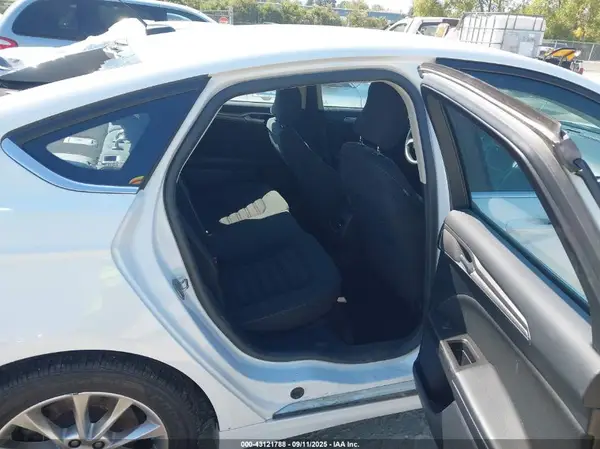 3FA6P0HD9HR310467 2017 FORD FUSION - Image 8