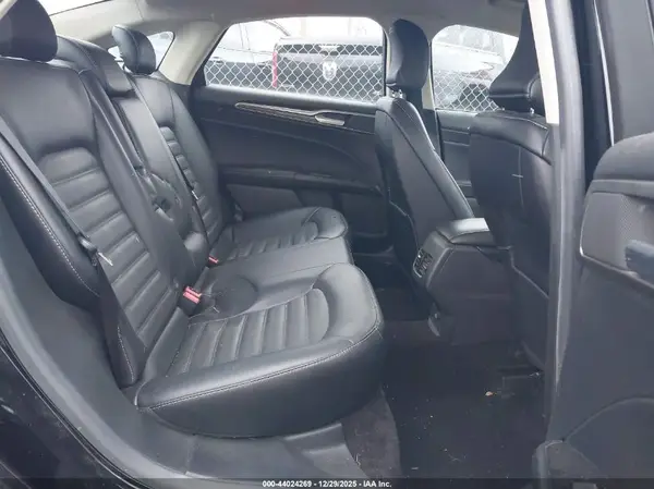 3FA6P0HD9HR340715 2017 FORD FUSION - Image 8