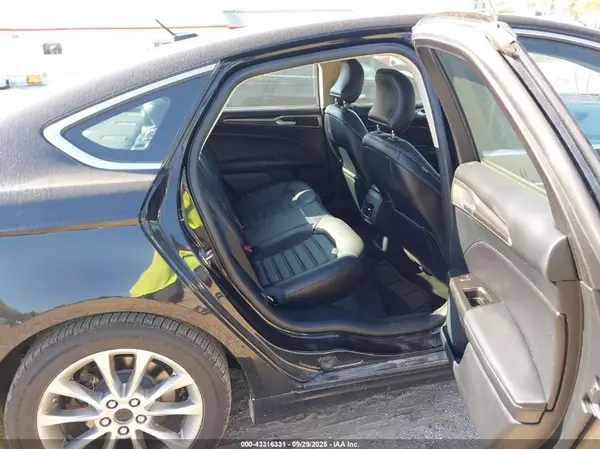 3FA6P0HD9HR378686 2017 FORD FUSION - Image 8