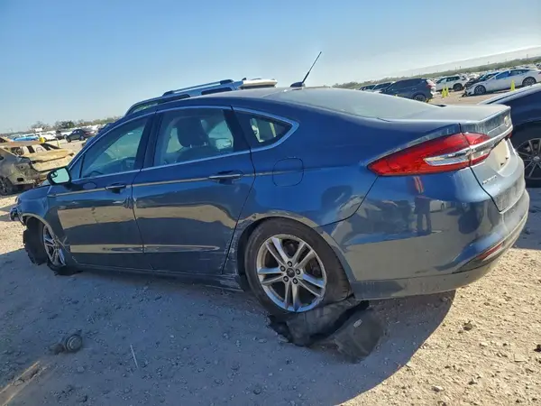 3FA6P0HD9JR135899 2018 FORD FUSION - Image 2