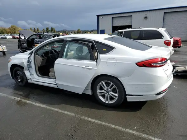 3FA6P0HD9JR194757 2018 FORD FUSION - Image 2