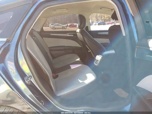 3FA6P0HD9KR132177 2019 FORD FUSION - Image 8
