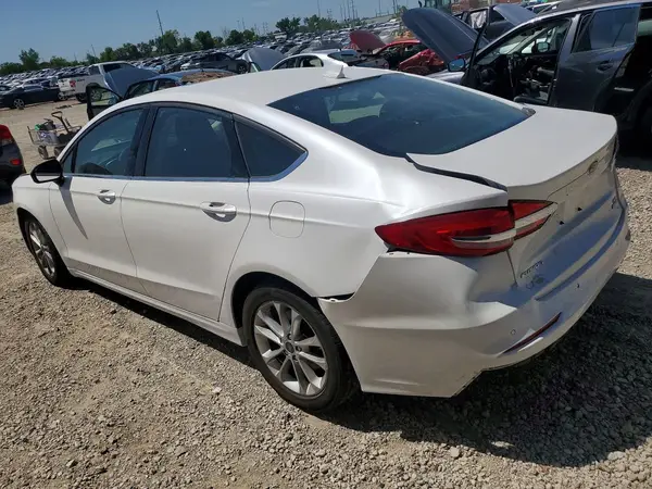 3FA6P0HD9KR199300 2019 FORD FUSION - Image 2