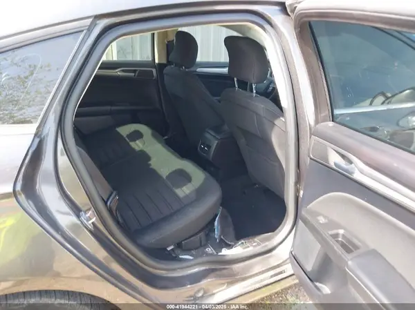 3FA6P0HD9KR215415 2019 FORD FUSION - Image 8