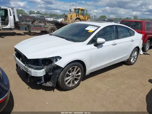 3FA6P0HD9LR172647 2020 FORD FUSION - Image 2