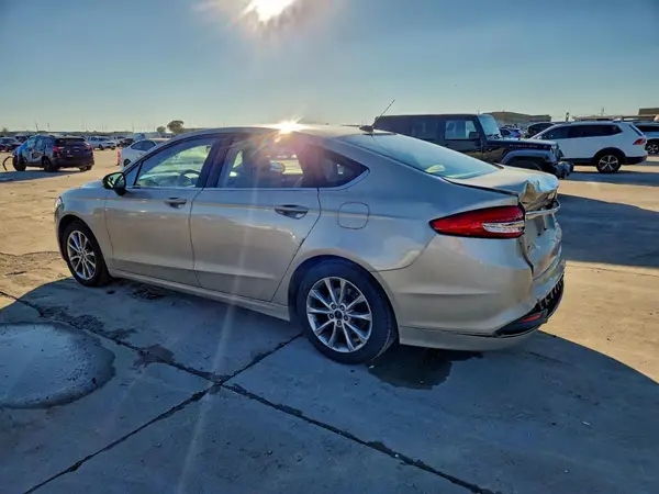 3FA6P0HDXHR246407 2017 FORD FUSION - Image 2