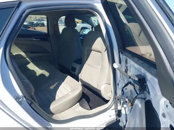 3FA6P0HDXHR328413 2017 FORD FUSION - Image 8