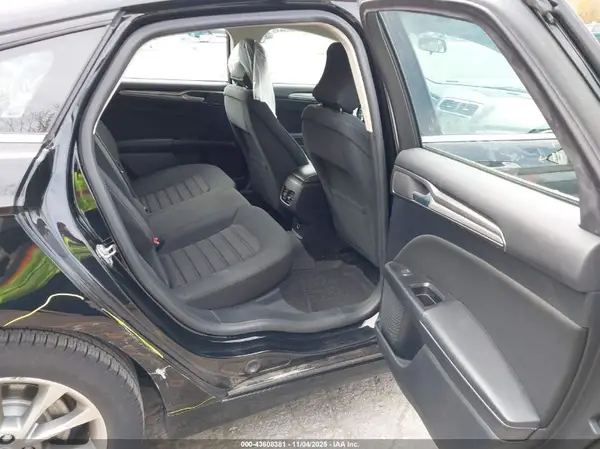 3FA6P0HDXHR415924 2017 FORD FUSION - Image 8
