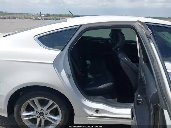 3FA6P0HDXJR201487 2018 FORD FUSION - Image 8