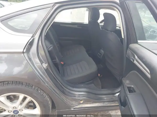 3FA6P0HDXJR203482 2018 FORD FUSION - Image 8