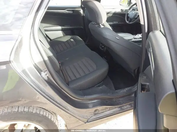 3FA6P0HDXJR213235 2018 FORD FUSION - Image 8