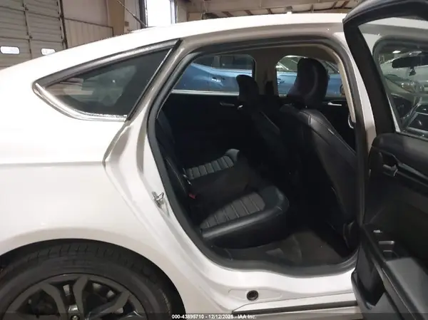 3FA6P0HDXJR216653 2018 FORD FUSION - Image 8