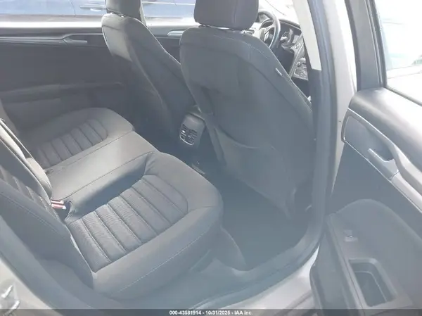3FA6P0HDXJR217351 2018 FORD FUSION - Image 8
