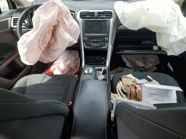 3FA6P0HDXJR239415 2018 FORD FUSION - Image 8