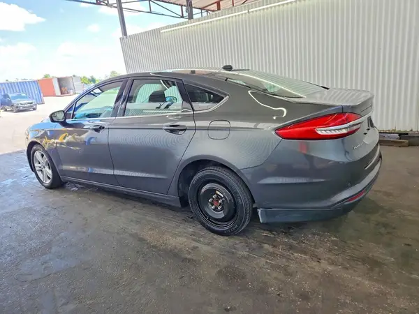 3FA6P0HDXJR256246 2018 FORD FUSION - Image 2
