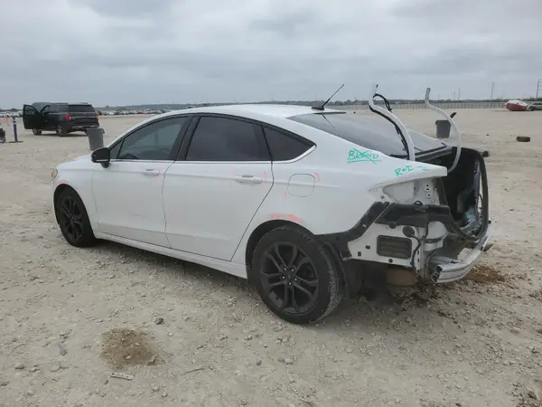 3FA6P0HDXJR284712 2018 FORD FUSION - Image 2