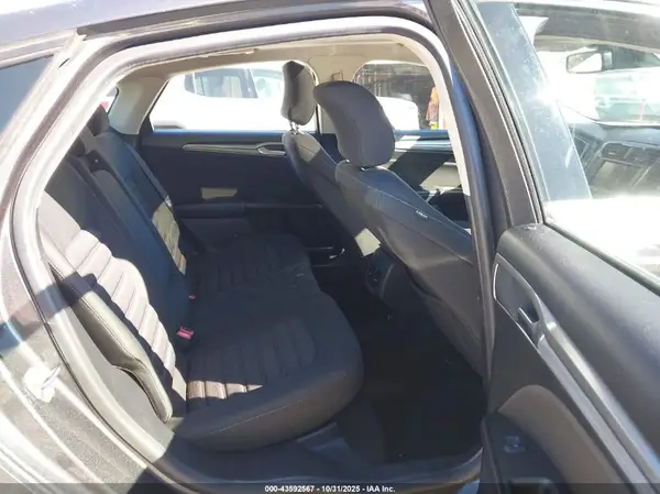 3FA6P0HDXKR111547 2019 FORD FUSION - Image 8