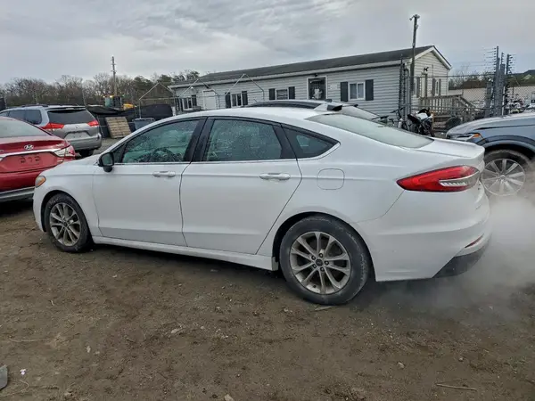 3FA6P0HDXKR186135 2019 FORD FUSION - Image 2