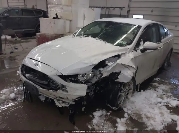3FA6P0HDXKR217559 2019 FORD FUSION - Image 2