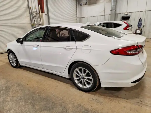 3FA6P0HDXKR232627 2019 FORD FUSION - Image 2