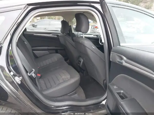 3FA6P0HDXKR262047 2019 FORD FUSION - Image 8