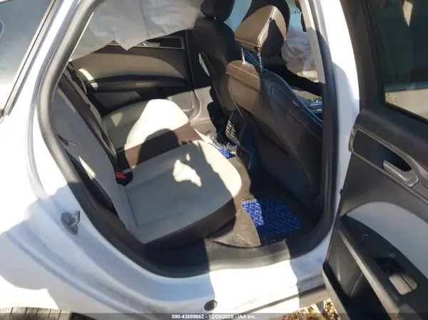 3FA6P0HDXLR121044 2020 FORD FUSION - Image 8