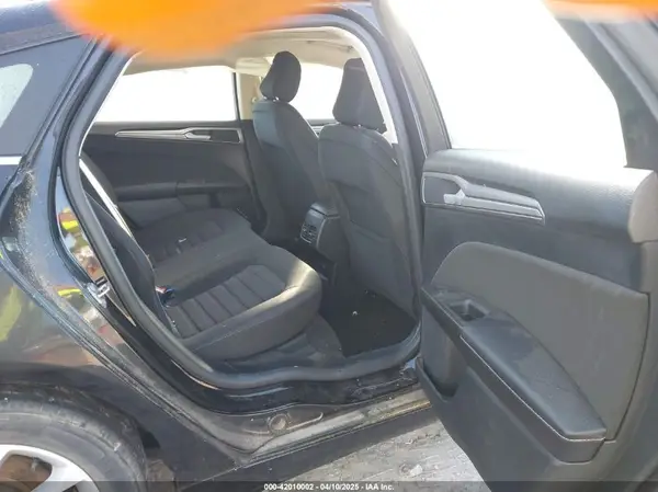 3FA6P0HDXLR142136 2020 FORD FUSION - Image 8