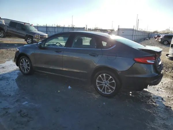 3FA6P0HDXLR159602 2020 FORD FUSION - Image 2