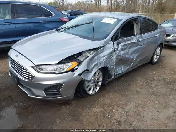 3FA6P0HDXLR161947 2020 FORD FUSION - Image 2