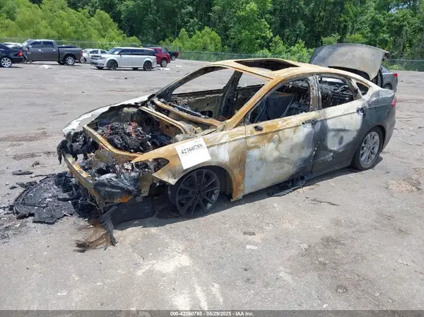 3FA6P0HDXLR191353 2020 FORD FUSION - Image 2