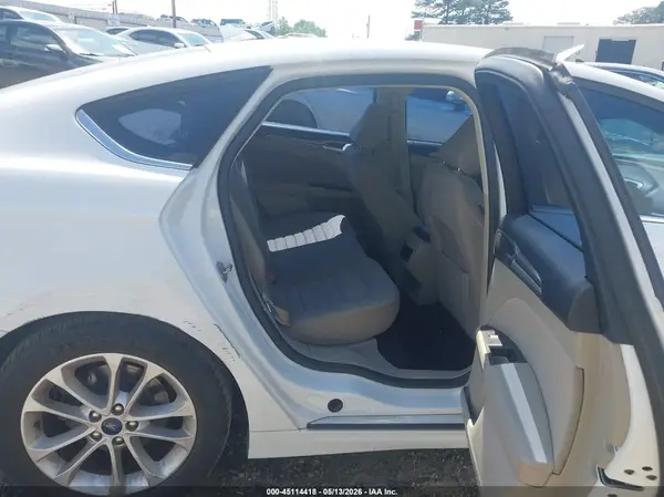 3FA6P0HDXLR221192 2020 FORD FUSION - Image 8