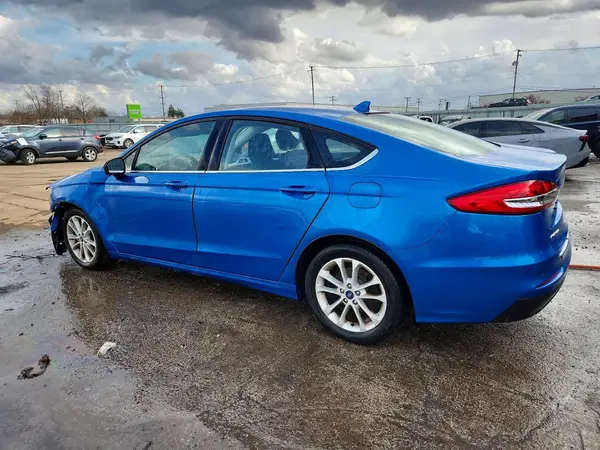 3FA6P0HDXLR246318 2020 FORD FUSION - Image 2